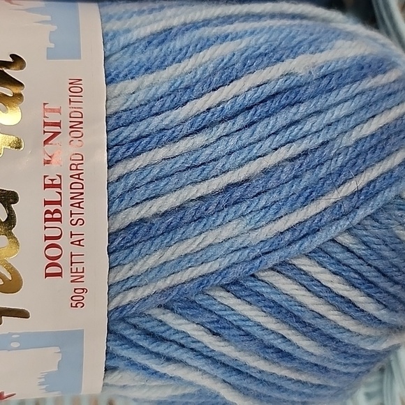 Wendy Peter Pan Blue Variegated Double Knit Baby Yarn - Picture 2 of 4